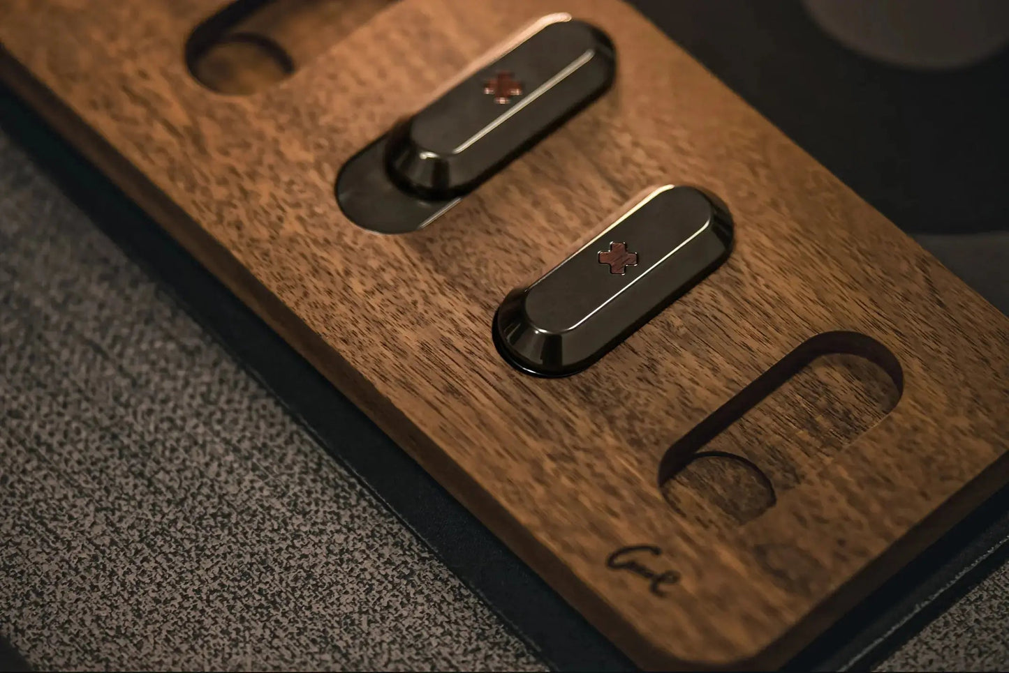 AXIS