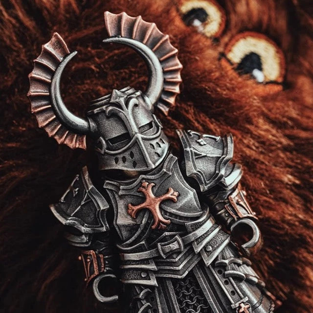 Crusader Buildable Military Figurine